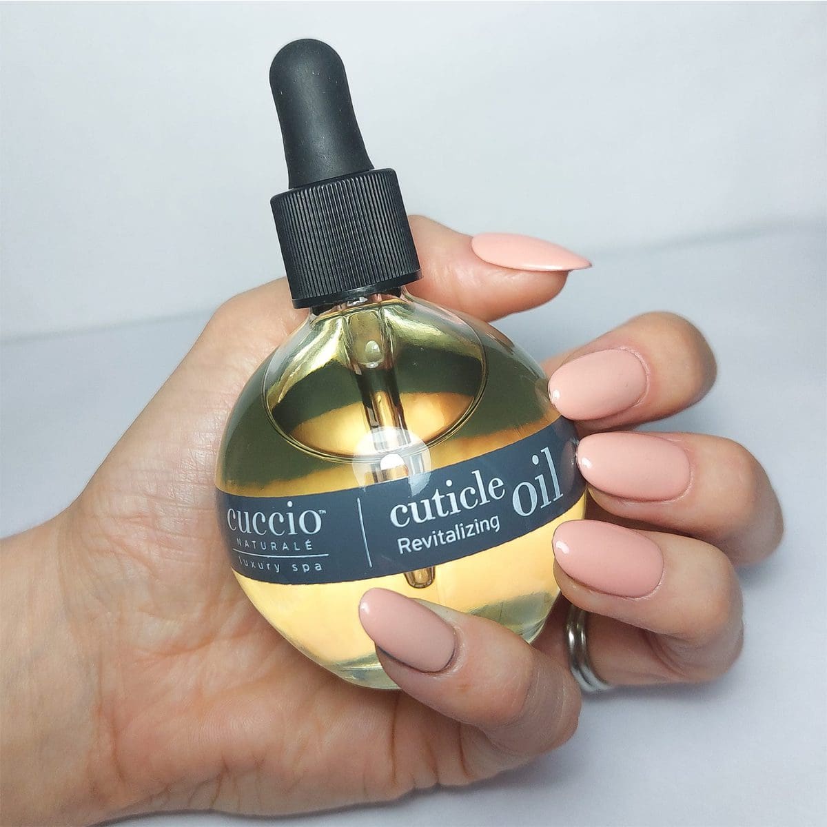 Cuccio Naturale Revitalising Cuticle Oil 75ml Peach Vanilla